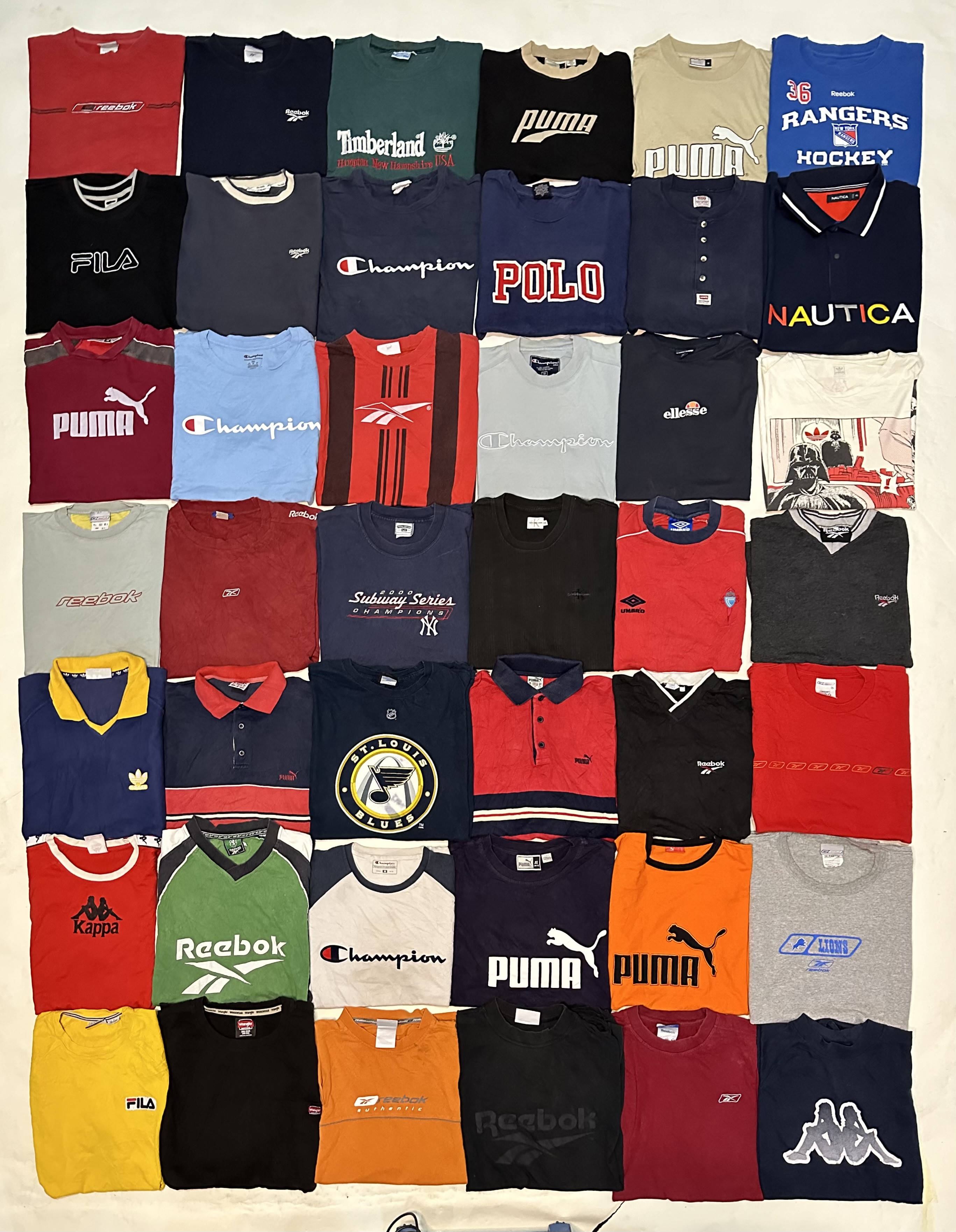 T-shirts vintage authentiques de marque, 42 pièces