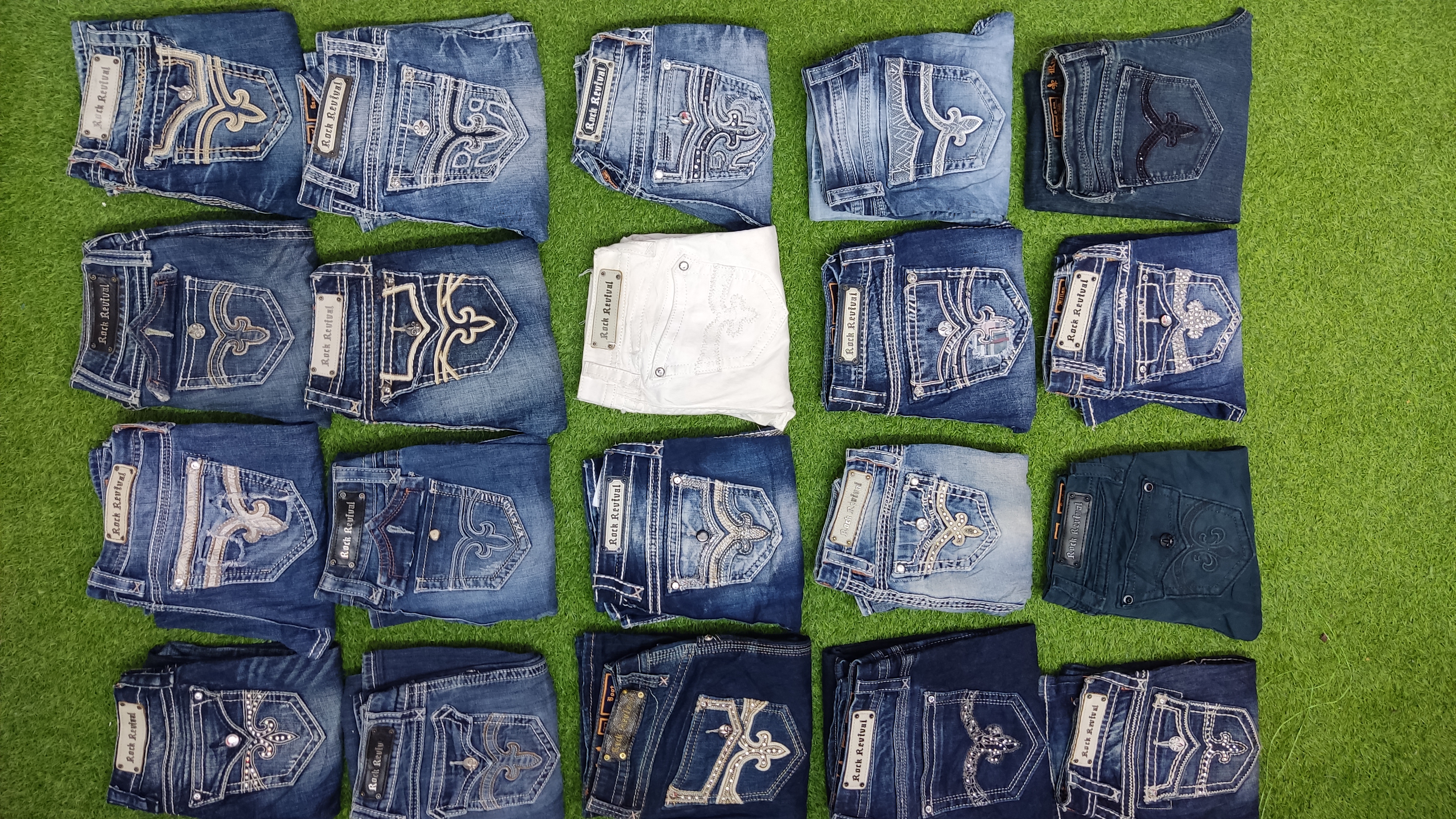 Rock Revival Jeans 20 pcs